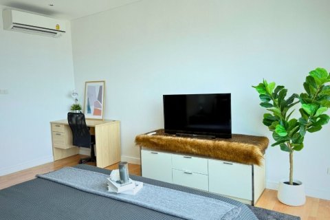 Condo in Khlong Toei, Bangkok, Thailand, 2 bedrooms  № 138426 - photo 17