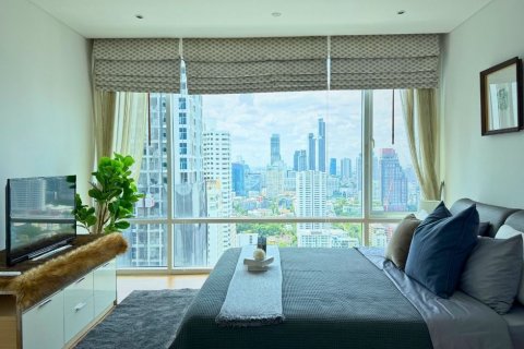 Condo in Khlong Toei, Bangkok, Thailand, 2 bedrooms  № 138426
