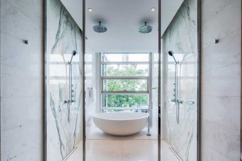 Condo in Bangkok, Thailand, 4 bedrooms  № 166926 - photo 7