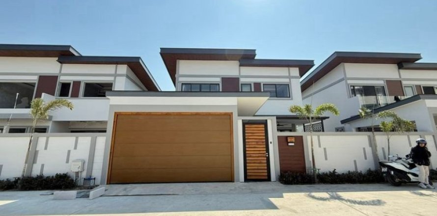 Дом в Паттайе, Таиланд с 3 спальнями № 168157