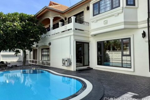 Дом в Паттайе, Таиланд с 5 спальнями  № 168159