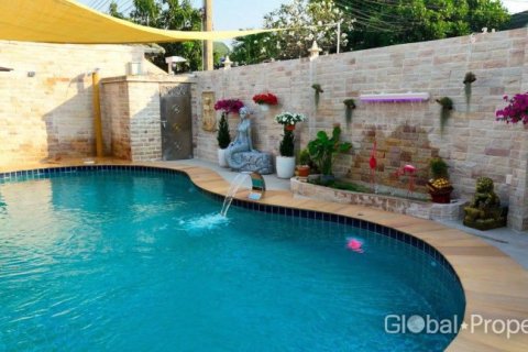 Дом в Паттайе, Таиланд с 4 спальнями  № 168154 - фото 2