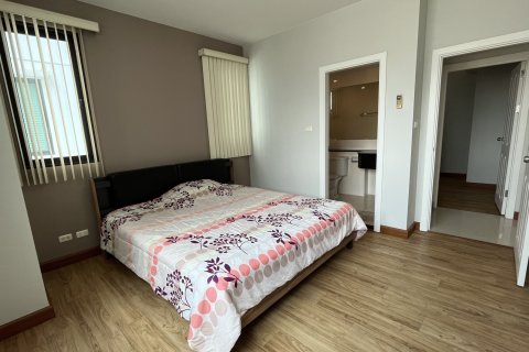 Кондоминиум с 2 спальнями в Ваттхане, Бангкок, Таиланд № 154964 - фото 4