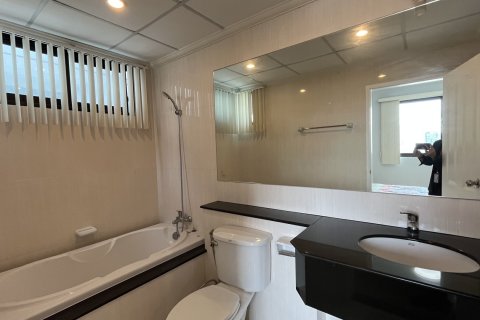 Кондоминиум с 2 спальнями в Ваттхане, Бангкок, Таиланд № 154964 - фото 5