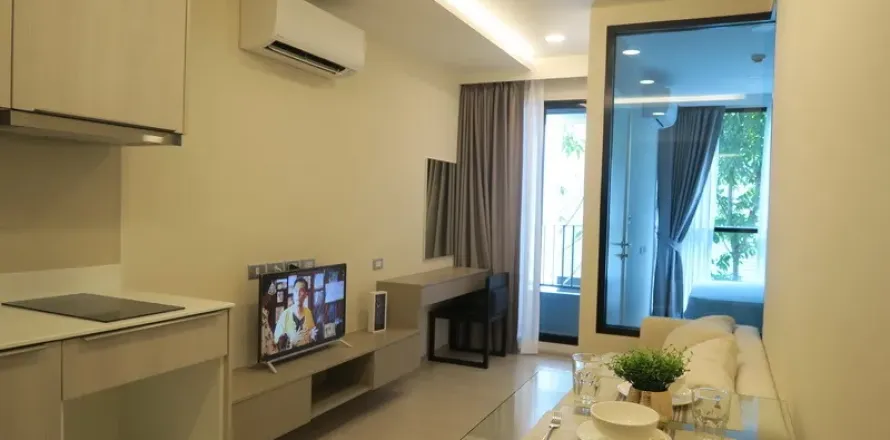 Studio in the Condo in Khlong Toei, Bangkok, Thailand № 154966