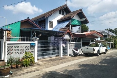 House in Nonthaburi, Thailand 5 bedrooms № 148699 - photo 3