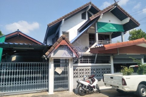 House in Nonthaburi, Thailand 5 bedrooms № 148699 - photo 2