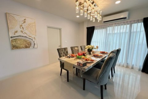 Villa in Bang Na, Bangkok, Thailand 4 bedrooms № 133717 - photo 4