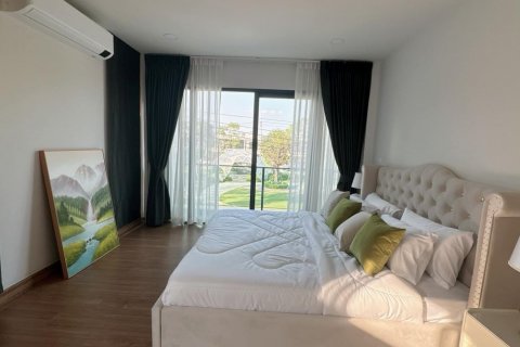 Villa in Bang Na, Bangkok, Thailand 4 bedrooms № 133717 - photo 21