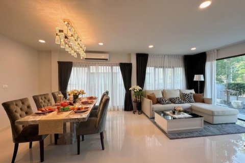 Villa in Bang Na, Bangkok, Thailand 4 bedrooms № 133717 - photo 3