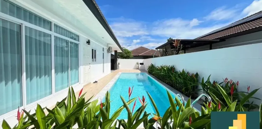 Casa de 3 dormitorios en Pattaya, Tailandia № 211401
