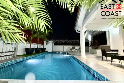 Casa de 4 dormitorios en Pattaya, Tailandia № 212353 - foto 7