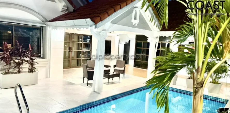 Casa de 4 dormitorios en Pattaya, Tailandia № 212353
