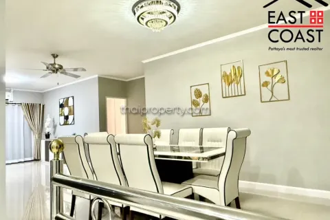 Casa de 4 dormitorios en Pattaya, Tailandia № 212353 - foto 16