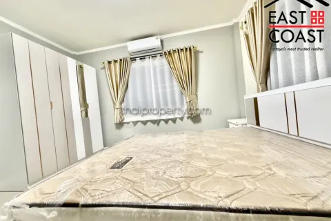 Casa de 4 dormitorios en Pattaya, Tailandia № 212353 - foto 17