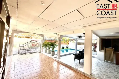 Casa de 4 dormitorios en Pattaya, Tailandia № 212353 - foto 9