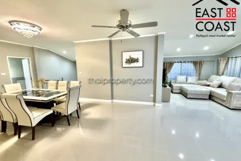Casa de 4 dormitorios en Pattaya, Tailandia № 212353 - foto 12