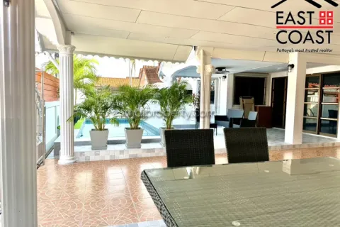 Casa de 4 dormitorios en Pattaya, Tailandia № 212353 - foto 10