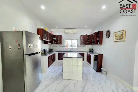 Casa de 3 dormitorios en Pattaya, Tailandia № 212359 - foto 5