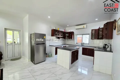 Casa de 3 dormitorios en Pattaya, Tailandia № 212359 - foto 6