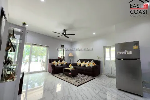 Casa de 3 dormitorios en Pattaya, Tailandia № 212359 - foto 4