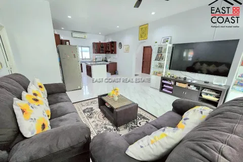 Casa de 3 dormitorios en Pattaya, Tailandia № 212359 - foto 8