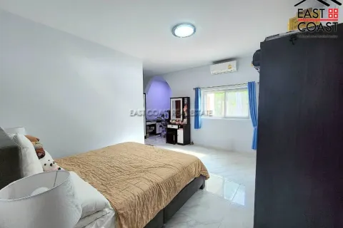 Casa de 3 dormitorios en Pattaya, Tailandia № 212359 - foto 14