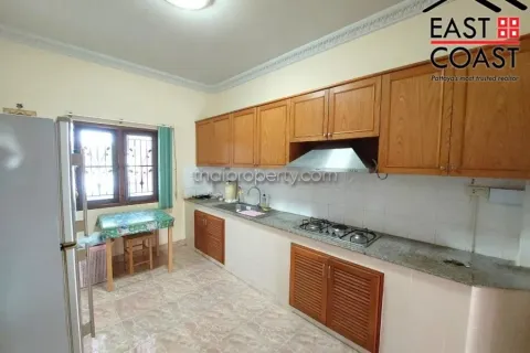 Casa de 3 dormitorios en Pattaya, Tailandia № 212356 - foto 7