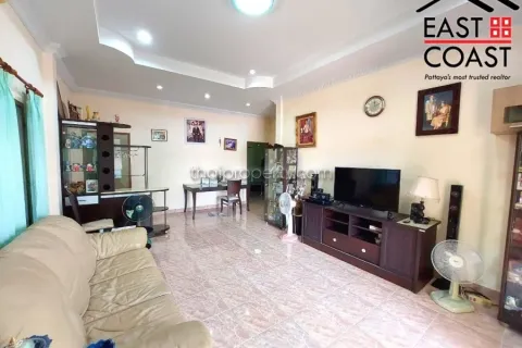 Casa de 3 dormitorios en Pattaya, Tailandia № 212356 - foto 2