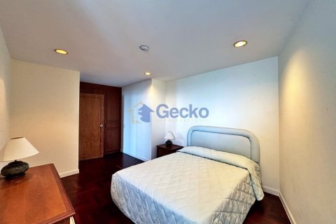 Condo in Pattaya, Thailand, 3 bedrooms № 197316 - photo 17