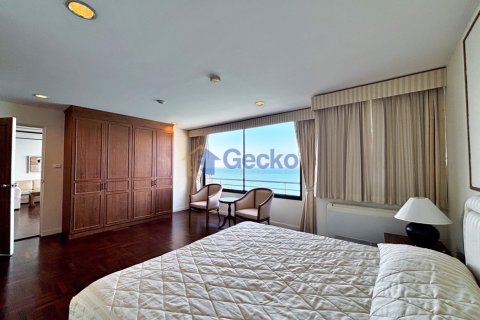 Condo in Pattaya, Thailand, 3 bedrooms № 197316 - photo 11