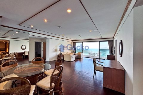 Condo in Pattaya, Thailand, 3 bedrooms № 197316 - photo 7