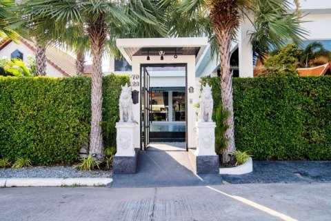 Вилла в Паттайе, Таиланд с 8 спальнями № 164130 - фото 6