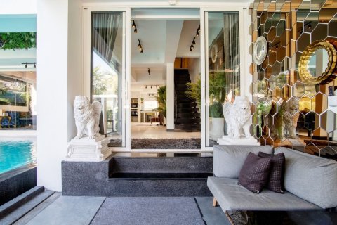 Вилла в Паттайе, Таиланд с 8 спальнями № 164130 - фото 16