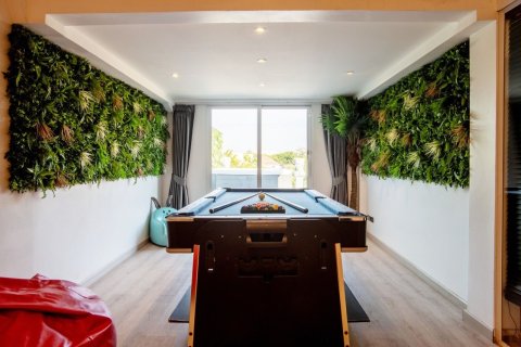 Вилла в Паттайе, Таиланд с 8 спальнями № 164130 - фото 25