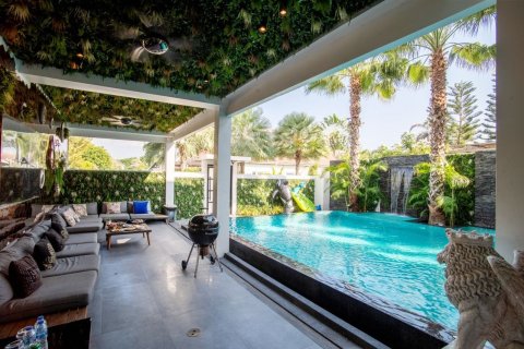 Вилла в Паттайе, Таиланд с 8 спальнями № 164130 - фото 11