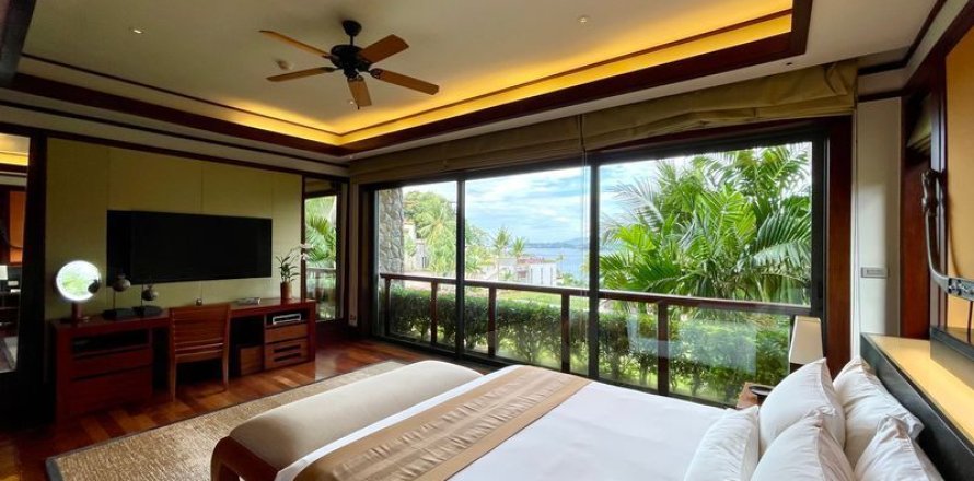 Condo in Kathu, Thailand, 3 bedrooms № 164136