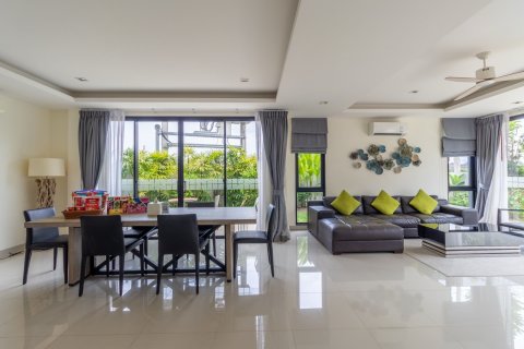 Villa in Phuket, Thailand 5 bedrooms № 164133 - photo 11