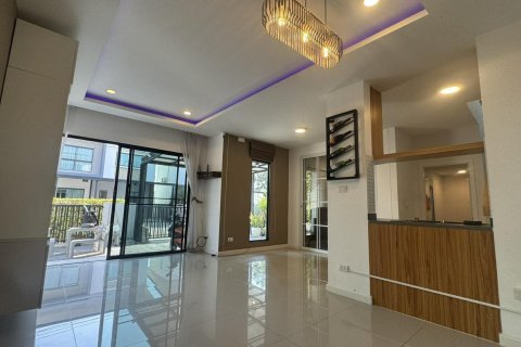 Maison à Ban Lam Luk Ka, Thaïlande 3 chambres № 167363 - photo 14