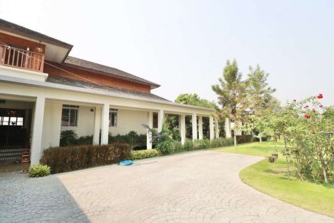 House in Chiang Mai, Thailand 4 bedrooms № 119955 - photo 11