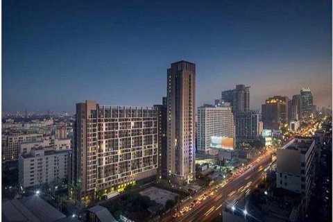 Condo in Din Daeng, Bangkok, Thailand, 2 bedrooms  № 170971 - photo 2