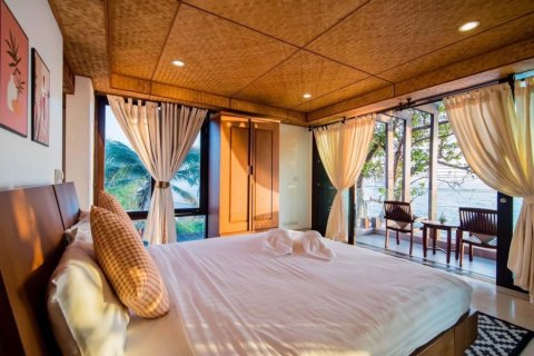 Villa in Pran Buri, Thailand 4 bedrooms № 205662 - photo 13