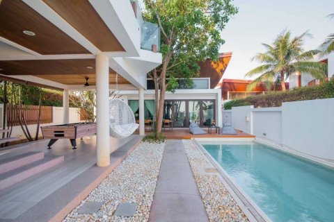 Villa in Pran Buri, Thailand 4 bedrooms № 205662