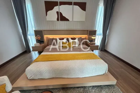 Casa de 4 dormitorios en Pattaya, Tailandia № 211947 - foto 7