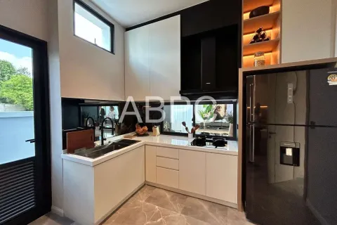 Casa de 4 dormitorios en Pattaya, Tailandia № 211947 - foto 6
