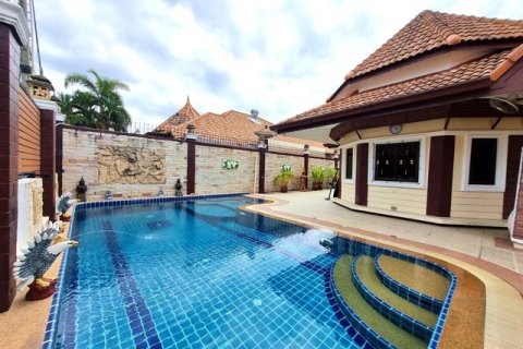 Casa de 3 dormitorios en Pattaya, Tailandia № 223011