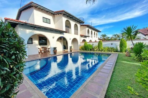 Haus in Pattaya, Thailand 4 Schlafzimmer № 223012 - Foto 1