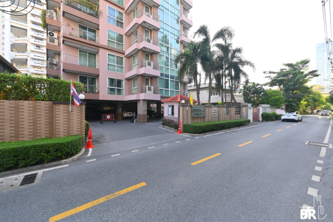 Condo in Bangkok, Thailand, 2 bedrooms № 186050 - photo 7