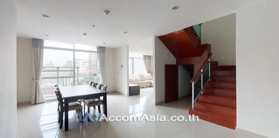 Duplex in Watthana, Bangkok, Thailand 2 Schlafzimmer № 215515