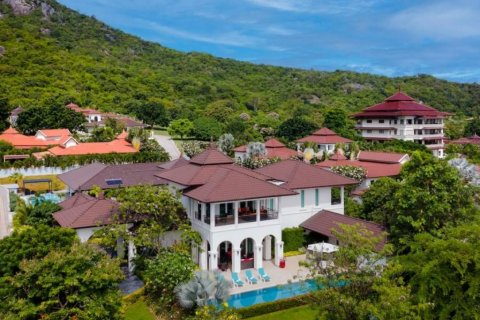 Вилла в Хуа Хине, Таиланд с 6 спальнями  № 114766 - фото 1